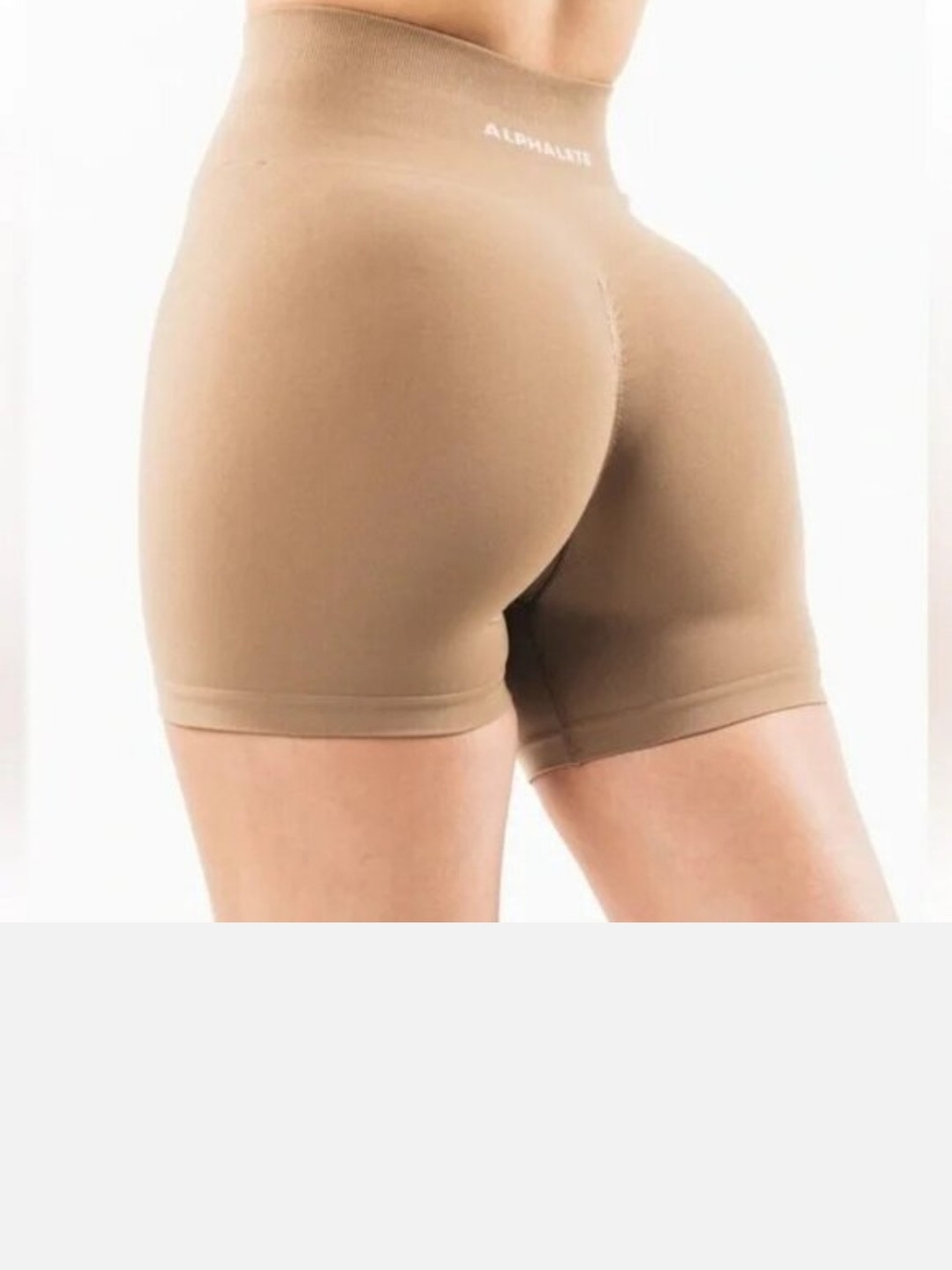 Alphalete Seamless Sculpt Scrunch 🍑 Short in Chai